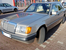 Mercedes-Benz W124 200 D