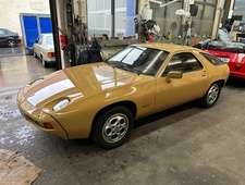 Porsche 928