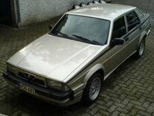 Alfa Romeo Alfa 75 America